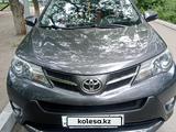 Toyota RAV4 2014 годаfor9 800 000 тг. в Караганда