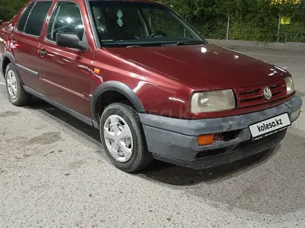 Volkswagen Vento 1993 года за 1 100 000 тг. в Караганда