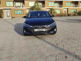 Hyundai Elantra 2019 года за 7 500 000 тг. в Актау – фото 2