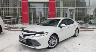 Toyota Camry 2019 года за 13 800 000 тг. в Астана