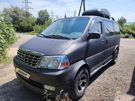 Toyota Grand Hiace 2002 года за 7 200 000 тг. в Усть-Каменогорск