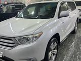 Toyota Highlander 2013 годаүшін9 500 000 тг. в Жанаозен