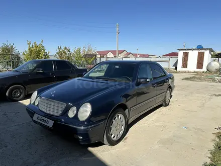 Mercedes-Benz E 280 2000 года за 4 000 000 тг. в Атырау – фото 7