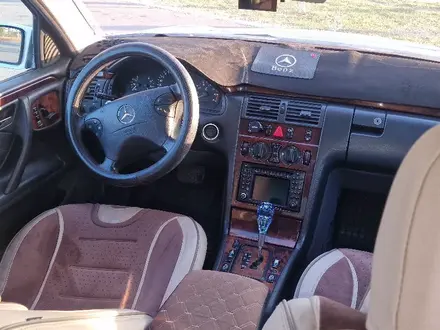 Mercedes-Benz E 320 1999 года за 3 600 000 тг. в Шымкент – фото 10