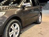 Hyundai Santa Fe 2010 года за 6 000 000 тг. в Жезказган – фото 5