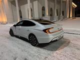 Hyundai Sonata 2022 годаүшін13 500 000 тг. в Астана – фото 4