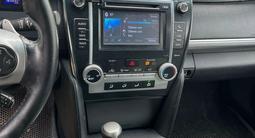 Toyota Camry 2013 года за 4 699 990 тг. в Уральск – фото 2