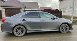 Toyota Camry 2013 года за 4 699 990 тг. в Уральск – фото 3
