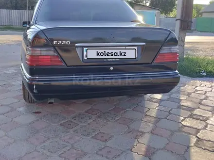 Mercedes-Benz E 220 1993 года за 1 500 000 тг. в Талдыкорган – фото 2