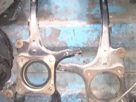 Цапфа ступица 2TR 1KD 1GD 2UZ 1GR 1UR 3UR 1FZ полуось задняя привода за 45 000 тг. в Алматы – фото 15