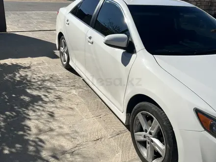 Toyota Camry 2014 года за 5 200 000 тг. в Жанаозен – фото 3