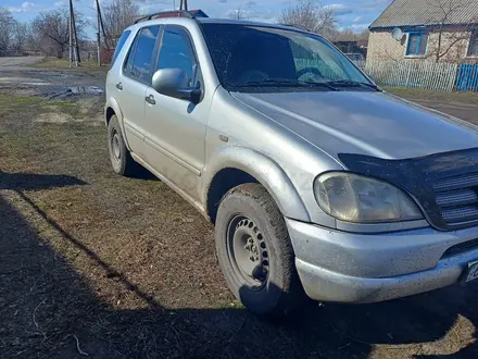 Mercedes-Benz ML 320 1999 года за 5 500 000 тг. в Петропавловск – фото 2