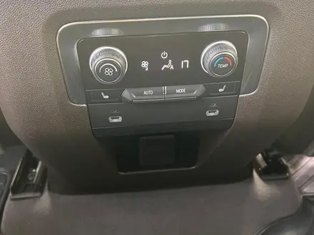 Chevrolet Tahoe 2022 года за 30 990 000 тг. в Алматы – фото 15