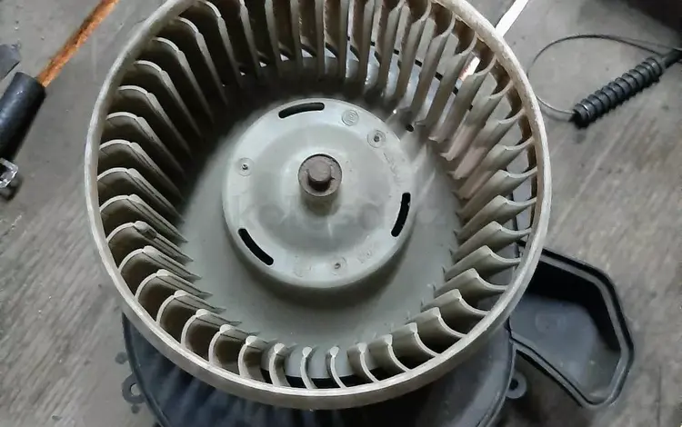 Вентилятор (моторчик) печки Крайслер 300с 2.7, 3.5, 5.7, 6.1 за 25 000 тг. в Алматы
