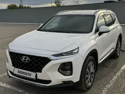 Hyundai Santa Fe 2019 года за 17 000 000 тг. в Актобе – фото 2