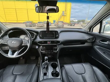 Hyundai Santa Fe 2019 года за 17 000 000 тг. в Актобе – фото 11