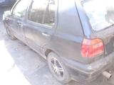 Volkswagen Golf 1994 годаүшін585 000 тг. в Сарань – фото 2
