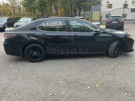 Toyota Camry 2022 года за 13 000 000 тг. в Караганда – фото 8