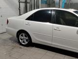 Toyota Camry 2004 годаүшін5 500 000 тг. в Уральск – фото 2