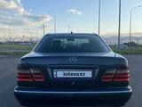Mercedes-Benz E 280 1999 года за 2 800 000 тг. в Семей – фото 4