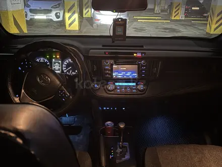 Toyota RAV4 2018 года за 11 000 000 тг. в Алматы – фото 2
