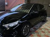 Hyundai i20 2023 года за 8 500 000 тг. в Шымкент – фото 2