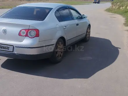 Volkswagen Passat 2005 года за 2 950 000 тг. в Астана – фото 4