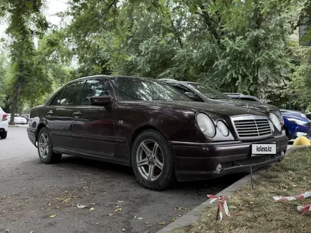 Mercedes-Benz E 230 1997 года за 1 500 000 тг. в Алматы – фото 3