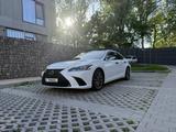 Lexus ES 350 2018 года за 20 500 000 тг. в Алматы – фото 3