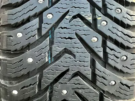 Пара 215/60 R17. Nokias Hakkapeliitta 8 за 75 000 тг. в Караганда – фото 2