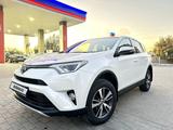 Toyota RAV4 2016 года за 11 500 000 тг. в Семей