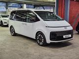 Hyundai Staria 2022 года за 25 000 000 тг. в Уральск