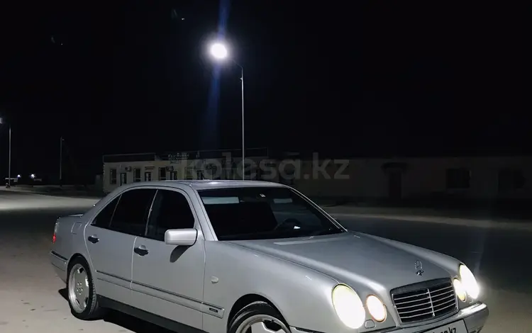 Mercedes-Benz E 320 1998 годаүшін4 600 000 тг. в Актау