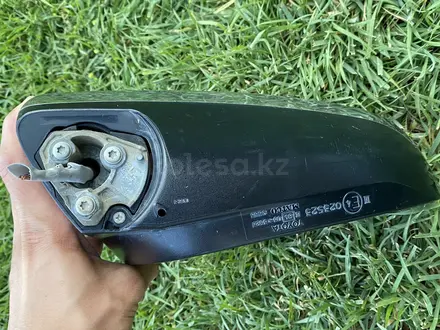 Стекло боковое Toyota Hilux за 150 тг. в Атырау – фото 3