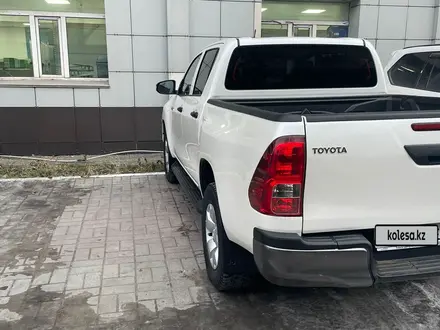 Toyota Hilux 2022 года за 21 500 000 тг. в Семей – фото 3