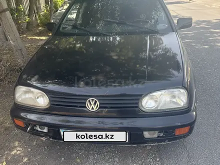 Volkswagen Golf 1997 года за 1 600 000 тг. в Шымкент