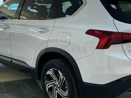 Hyundai Santa Fe 2022 года за 14 000 000 тг. в Атырау – фото 8