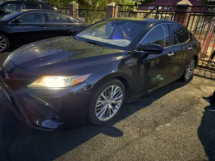 Toyota Camry 2019 года за 10 500 000 тг. в Атырау