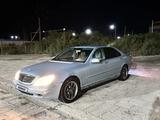 Mercedes-Benz S 320 2001 года за 2 500 000 тг. в Жанаозен – фото 5