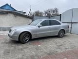 Mercedes-Benz E 320 2002 годаfor5 600 000 тг. в Актобе – фото 3