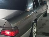 Mercedes-Benz E 230 1990 годаfor1 600 000 тг. в Жаркент