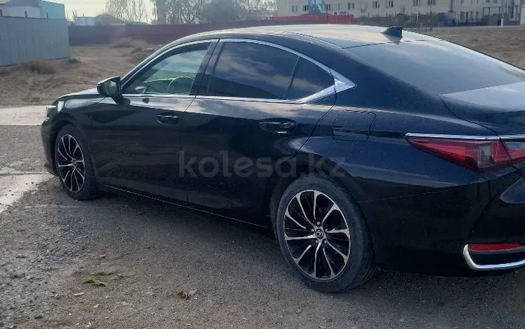 Lexus ES 250 2019 годаfor21 500 000 тг. в Кызылорда