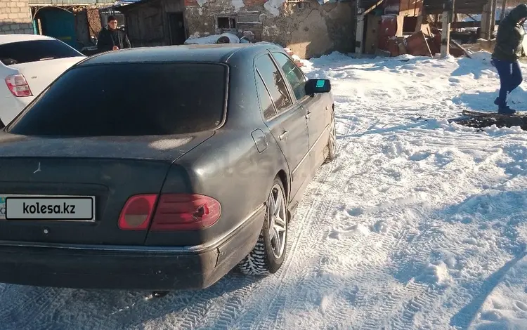 Mercedes-Benz E 230 1996 года за 1 700 000 тг. в Сарыколь