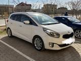 Kia Carens 2014 года за 7 200 000 тг. в Актау – фото 2