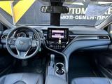 Toyota Camry 2021 года за 12 500 000 тг. в Актобе – фото 5