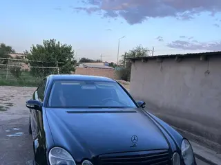 Mercedes-Benz E 320