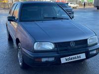 Volkswagen Golf 1993 годаfor850 000 тг. в Астана