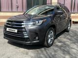 Toyota Highlander 2015 года за 15 000 000 тг. в Шымкент