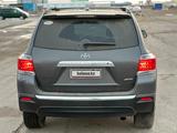 Toyota Highlander 2013 года за 11 000 000 тг. в Актобе – фото 4