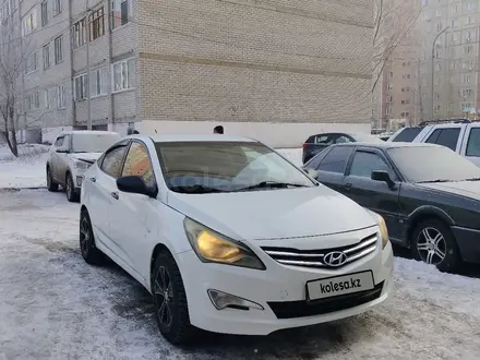 Hyundai Solaris 2015 года за 3 600 000 тг. в Павлодар – фото 2